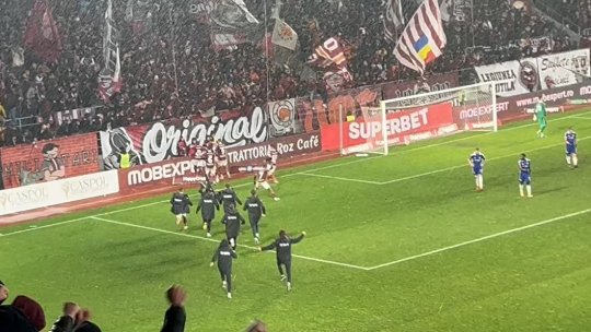 Imaginile descătușării! Cum au reacționat jucătorii și stafful Rapidului după ce Borisav Burmaz a dat lovitura în prelungiri cu FCU Craiova