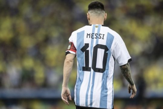 Naționala Argentinei vrea să retragă tricoul cu numărul 10 atunci când Messi va spune stop: ”Măcar atât putem face pentru el”