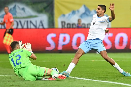 Riscă Moldovan să își piardă postul de titular la națională odată cu plecarea la Atletico? Bogdan Stelea analizează transferul portarului de la Rapid: ”Se poate întâmpla”