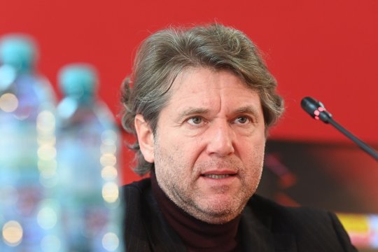 Un fost internațional îl face praf pe cel mai recent fundaș adus de Universitatea Craiova: "Un adevărat dezastru"