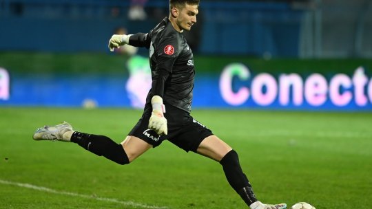 OFICIAL | Rapid l-a prezentat pe înlocuitorul lui Horațiu Moldovan! Ce salariu va încasa noul portar al giuleștenilor