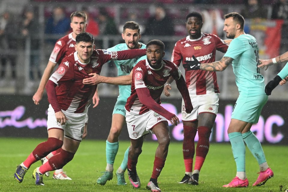 CFR Cluj și Rapid au 36 de puncte în clasament