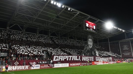 Ironia galeriei rapidiste chiar la picioarele statuii lui Patzaichin, din Ștefan cel Mare: ”Noul PCH, fără mentalitate!”