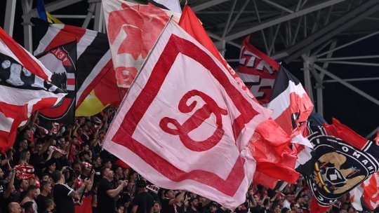 Ultrașii lui Dinamo nu le rămân datori celor de la Rapid: ”Opriți ipocrizia!”