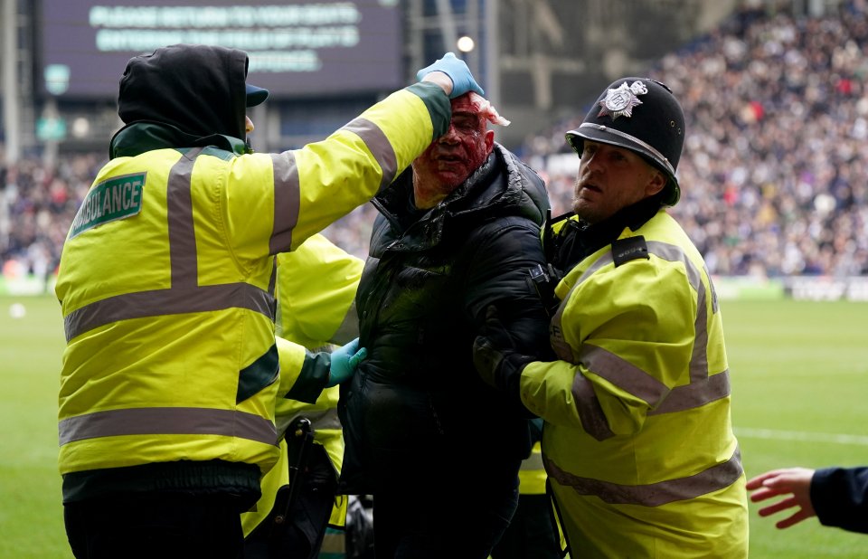 Imagini greu de privit au venit de pe stadionul The Hawthorns, cu o capcitate de 28.000 de locuri