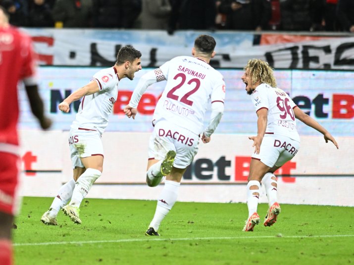 Bucuria jucătorilor Rapidului, după golul marcat de atacantul Borisav Burmaz în minutele de final ale partidei.