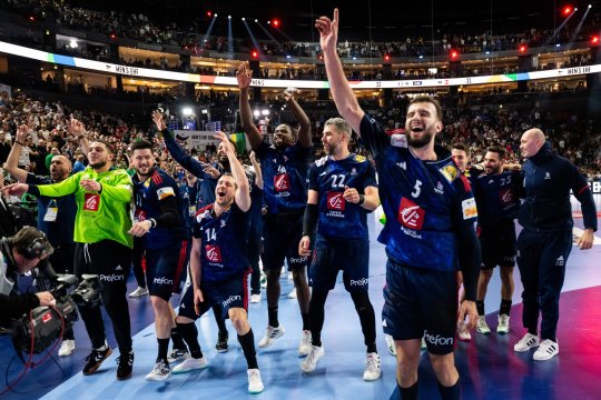 Franța e noua regină a handbalului european! Victorie dramatică a "cocoșilor" în finala cu Danemarca