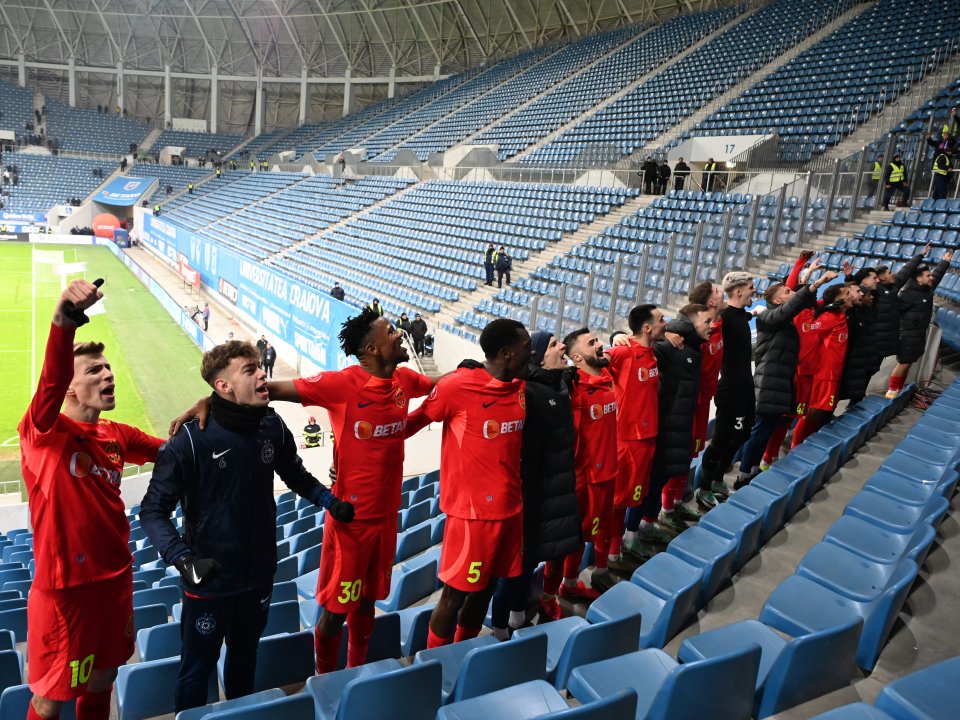 Jucătorii lui FCSB au sărbătorit victoria din Bănie