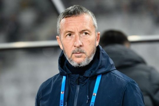 Mihai Stoica a ironizat formula de start a Universității Craiova din meciul cu FCSB: ”M-am uitat la rezerve şi am crezut că sunt titularii”
