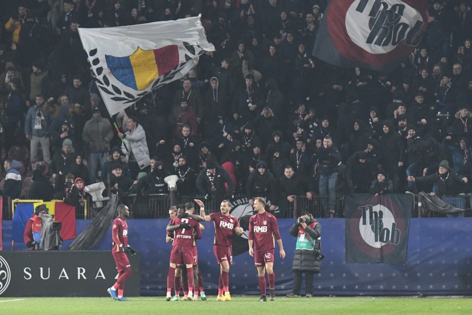 CFR Cluj se află în acest moment pe locul secund în Superligă, cu 39 de puncte după 23 de etape, la 11 lungimi de FCSB