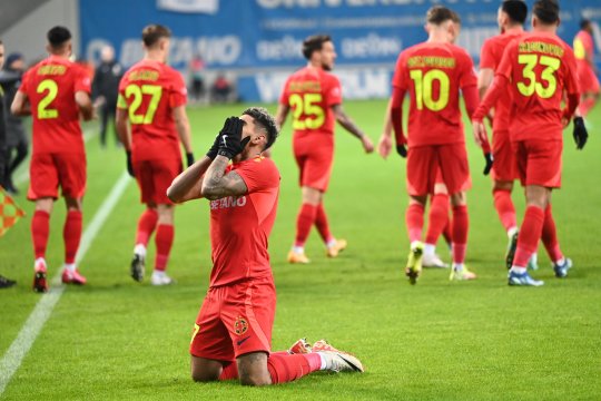 Avertisment primit de FCSB: ”Am pierdut campionatul cu Dinamo după ce aveam 11 puncte avans!”