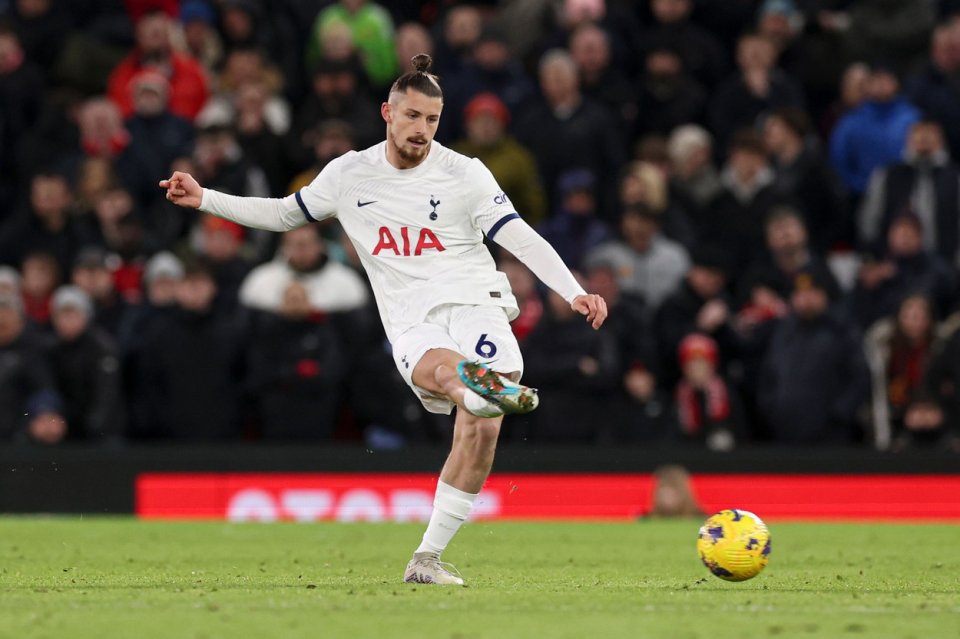 Radu Drăgușin, în tricoul celor de la Tottenham