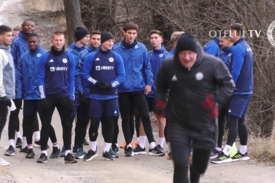 Imagini uluitoare cu antrenamentele draconice impuse de Dorinel Munteanu! Cum se ”răzbună” după ce a fost ”trădat” de jucători la finalul anului