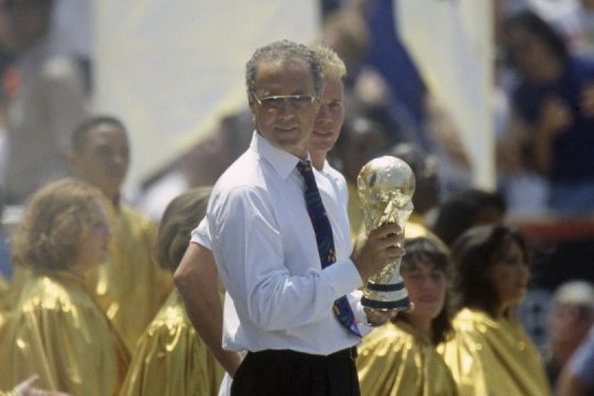 A jucat împotriva lui Beckenbauer și a rămas înmărmurit după decesul neamțului: ”Nu îmi vine să cred! A fost un gentleman”