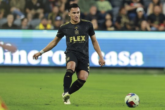OFICIAL | Un nou transfer făcut de Universitatea Craiova. Fundașul trecut pe la Everton a semnat