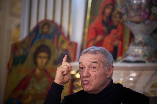 Gigi Becali s-a decis: l-a trimis pe Vulturar să rezolve transferul de urgență