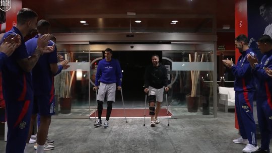 Au venit în cârje la națională! Rodri și Carvajal, aplaudați în picioare | VIDEO