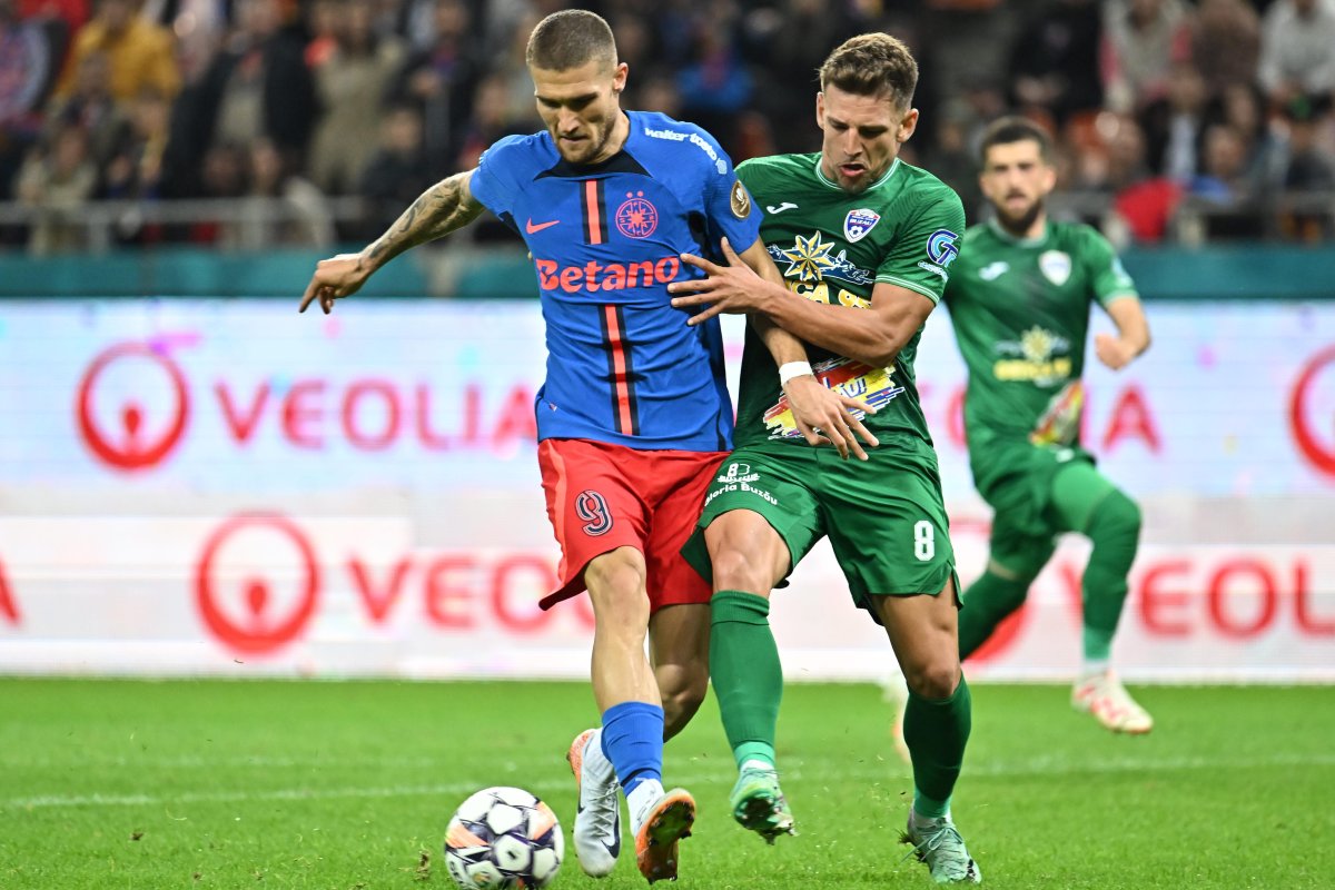 Daniel Bîrligea a semnat pe 5 ani cu FCSB
