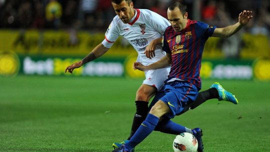 Fostul jucător de la Sevilla și Aston Villa a venit la București să semneze cu noua echipă! Ce club din SuperLiga e aproape de un transfer total neașteptat