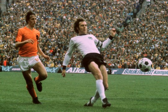 ”Am luat și eu exemplu de la Beckenbauer, Cruyff”. Mircea Lucescu divulgă sfatul important pe care îl oferă jucătorilor săi