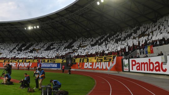 Derapaj grosolan: studenții au primit cadouri de la U Cluj cu înjurături la adresa steliștilor! Reacția clubului a venit imediat: ”Dintr-o regretabilă eroare...”