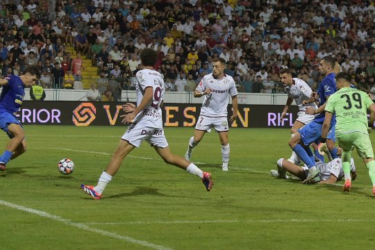 Rivalii insistă pentru transferul jucătorului de la Rapid: "E așteptat!"