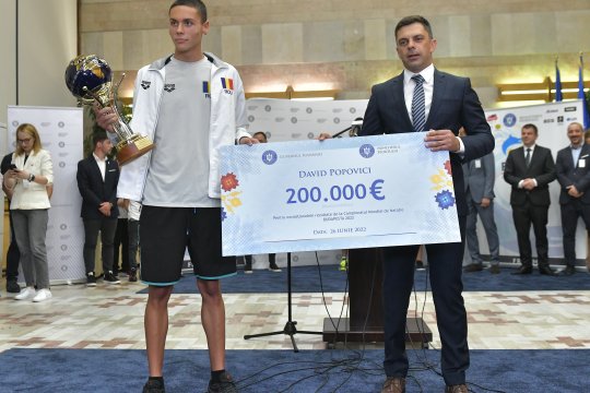 Eduard Novak, contrariat că oficiali ai federației de canotaj iau premii mai mari decât David Popovici: ”Sportivii nu mai trebuie luați la mișto de statul român”