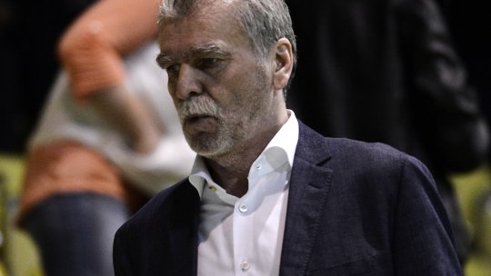 Scandalul Dinu Gheorghe-Dan Șucu ia amploare! ”Vamă” îi răspunde patronului Rapidului: ”Ia-o de la mici pe capota mașinii și apoi ajungi la Don Perignon și la caviar”