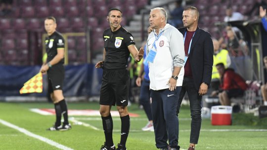 Scandal între Louis Munteanu și Dan Petrescu în finalul meciului Petrolul - CFR Cluj! Decizia care l-a scos din minți pe atacantul de 22 de ani