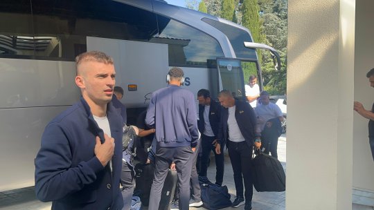 Delegația FCSB a ajuns la hotelul din Salonic! Ionuț Luțu și călugării i-au ”flancat” pe campionii României