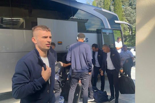 Delegația FCSB a ajuns la hotelul din Salonic! Ionuț Luțu și călugării i-au ”flancat” pe campionii României