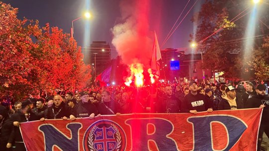 Imagini spectaculoase: fanii celor de la FCSB au aprins torțe în drumul spre Arena Națională. Suporterii, însoțiți de jandarmi