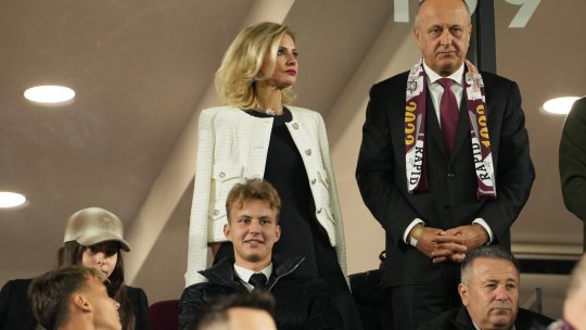 Diana Șucu, apariție de CARTIER la meciul cu Farul. Soția patronului de la Rapid a venit pe stadion cu bijuterii care costă cât un Bentley! Ce preț au diamantele purtate de aceasta