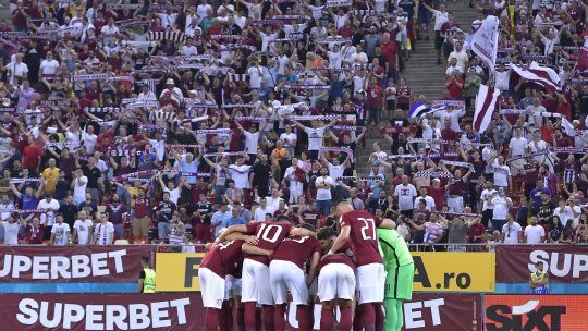 Interes uriaș pentru derby-ul FCSB - Rapid! Imagini cu coada la care au stat suporterii giuleșteni pentru a își cumpăra bilete