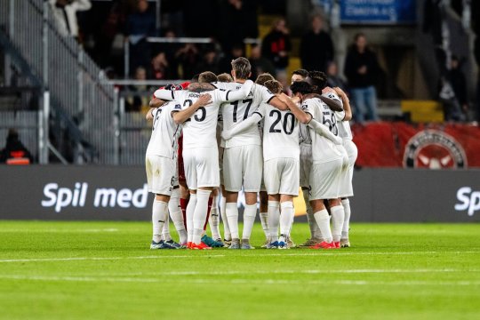 Umilință cruntă suferită de fosta adversară a FCSB! A fost eliminată rușinos din cupă de o echipă amatoare