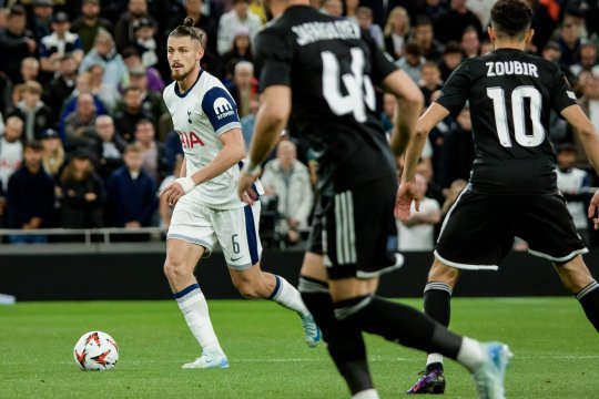 Radu Drăgușin, integralist în Tottenham - AZ Alkmaar! Toate rezultatele serii din Europa League