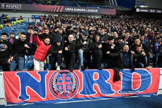 Halucinant! Un suporter al FCSB susține că Peluza Nord nu i-a lăsat pe fanii români să intre la meciul cu Rangers fără să cumpere o eșarfă de 90 de lei: ”Ne obligă!”