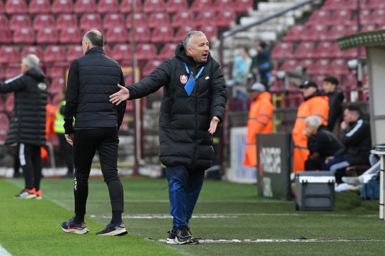 Dan Petrescu, răspuns pentru fanii care i-au cerut demisia la meciul cu Sepsi: ”Dacă mai erau 5 minute, dădeam golul victoriei!” + Ce a spus despre eșecul suferit de FCSB cu Rangers