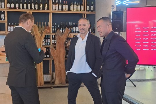 Îl mai recunoști? Fostul campion mondial și star al Barcelonei, prezent la București. Evenimentul la care a participat