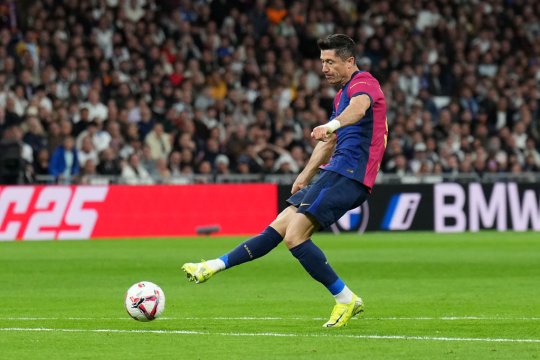 Ocazia campionatului! Robert Lewandowski a ratat cu poarta goală în El Clasico, după ce a reușit o "dublă"