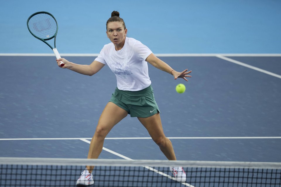 Simona Halep a revenit pe terenul de tenis