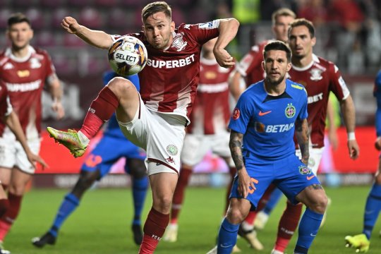 Echipele de start pentru FCSB - Rapid. Schimbările făcute de cei doi antrenori
