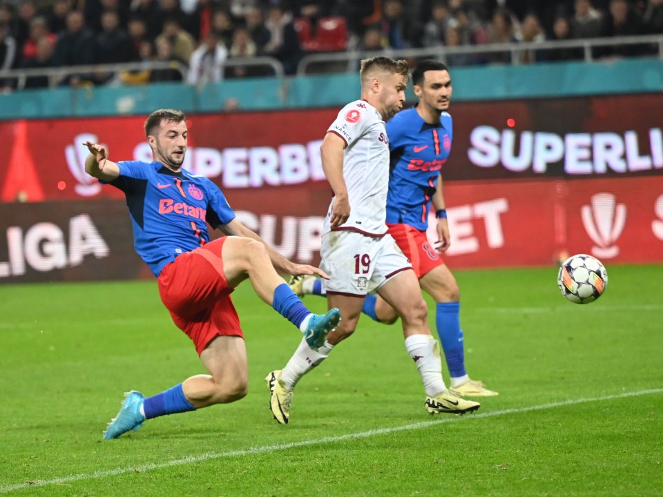 Iliuță Daniel Popa, Phillipe Răzvan Onea si Adrian Gheorghe Șut in meciul de fotbal dintre FCSB si Rapid Bucuresti