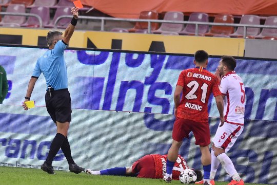 Cine este arbitrul delegat la Dinamo - FCSB în Cupa României. A fost suspendat o lună și jumătate după ce a făcut ”praf” un derby dintre cele două rivale