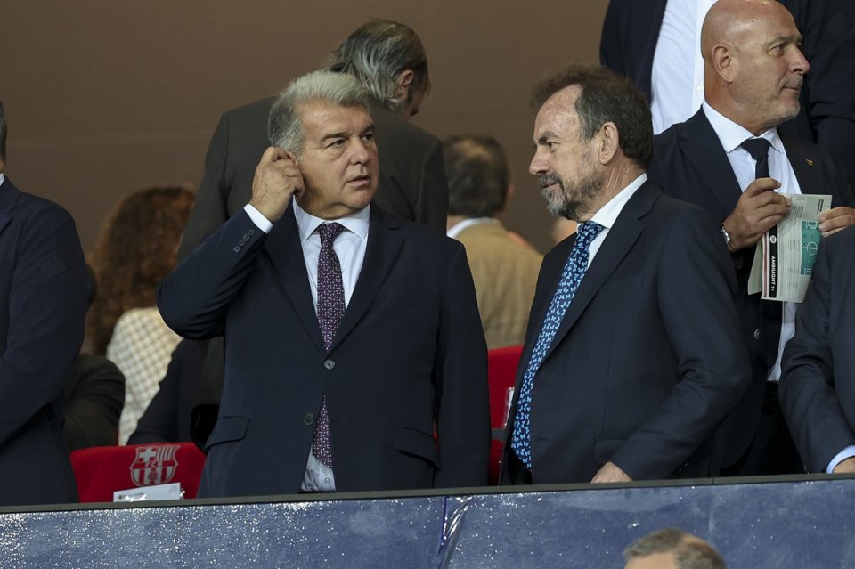 Joan Laporta, președintele Barcelonei (stânga)