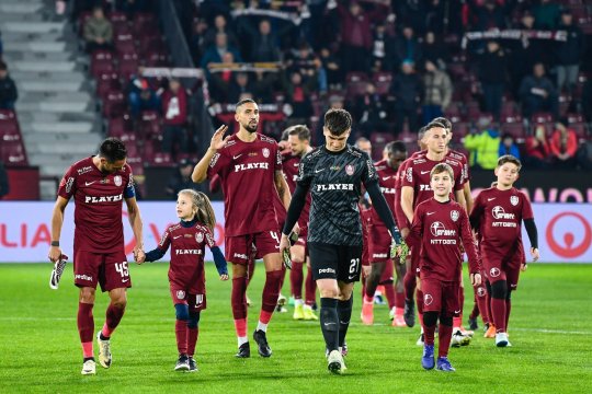 Probleme fără sfârșit pentru Dan Petrescu! Un titular de la CFR Cluj s-a accidentat. Cât va absenta