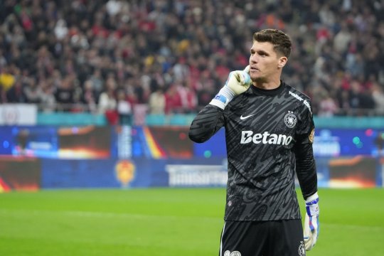 Conflict între fanii lui Dinamo și Ștefan Târnovanu! Gestul făcut de portarul FCSB la adresa rivalilor
