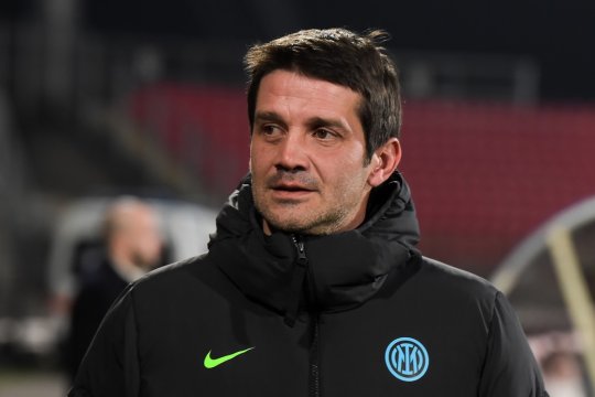 Cristi Chivu, tot mai departe de SuperLiga! Fostul căpitan al naționalei îi face praf pe conducătorii din fotbalul românesc: ”Ei centrează, dau cu capul și curăță echipamentul”