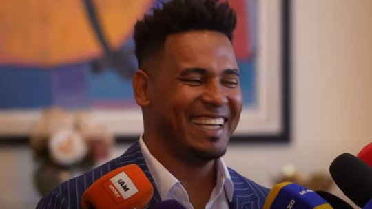 Moment fabulos cu Eric de Oliveira la inaugurarea muralului din București: "Mai bine făceau unul cu mine și cu Wesley la un grătar de mici, cu Porumboiu și Gigi Becali lângă noi"