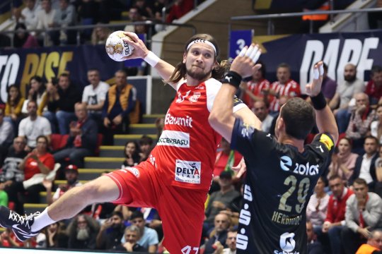 CS Dinamo, victorie răsunătoare cu Fuchse Berlin în Liga Campionilor! Atmosferă superbă făcută de fanii "dulăilor"